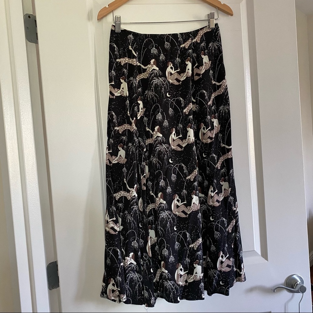 Reformation Zoe skirt in champagne wishes, size 6